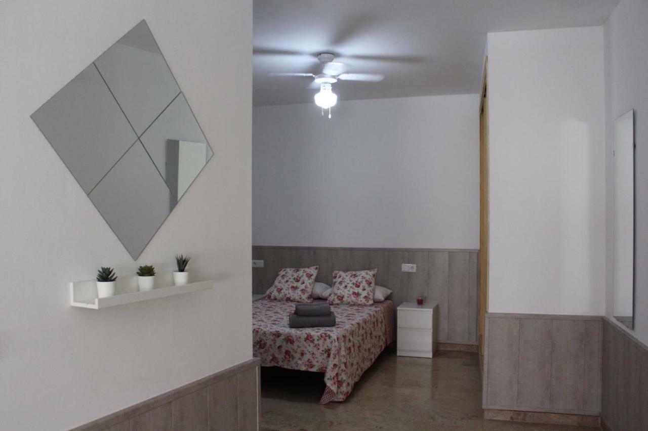 Amazing And Clean Studio Very Close To City Center Malaga Exterior photo